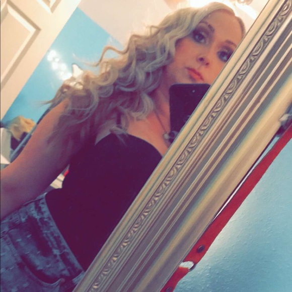 Meet your Posher (Posh Ambassador) - Picture 2 of 2